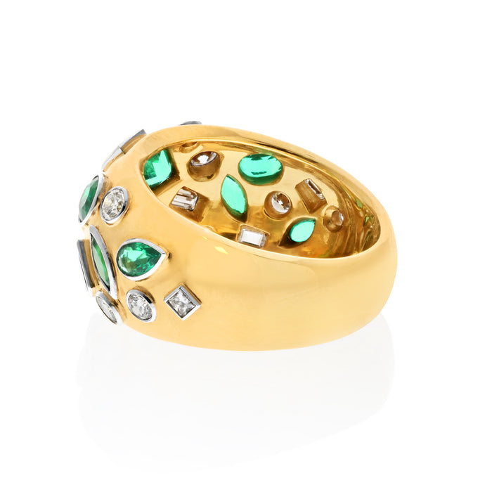 18K Yellow Gold Mixed Cuts Diamonds & Green Emerald Cigar Ring